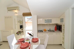 Classic Apartment | Private kitchenette | Fridge, stovetop, cookware/dishes/utensils - Sunshine Apartments (Kotor)