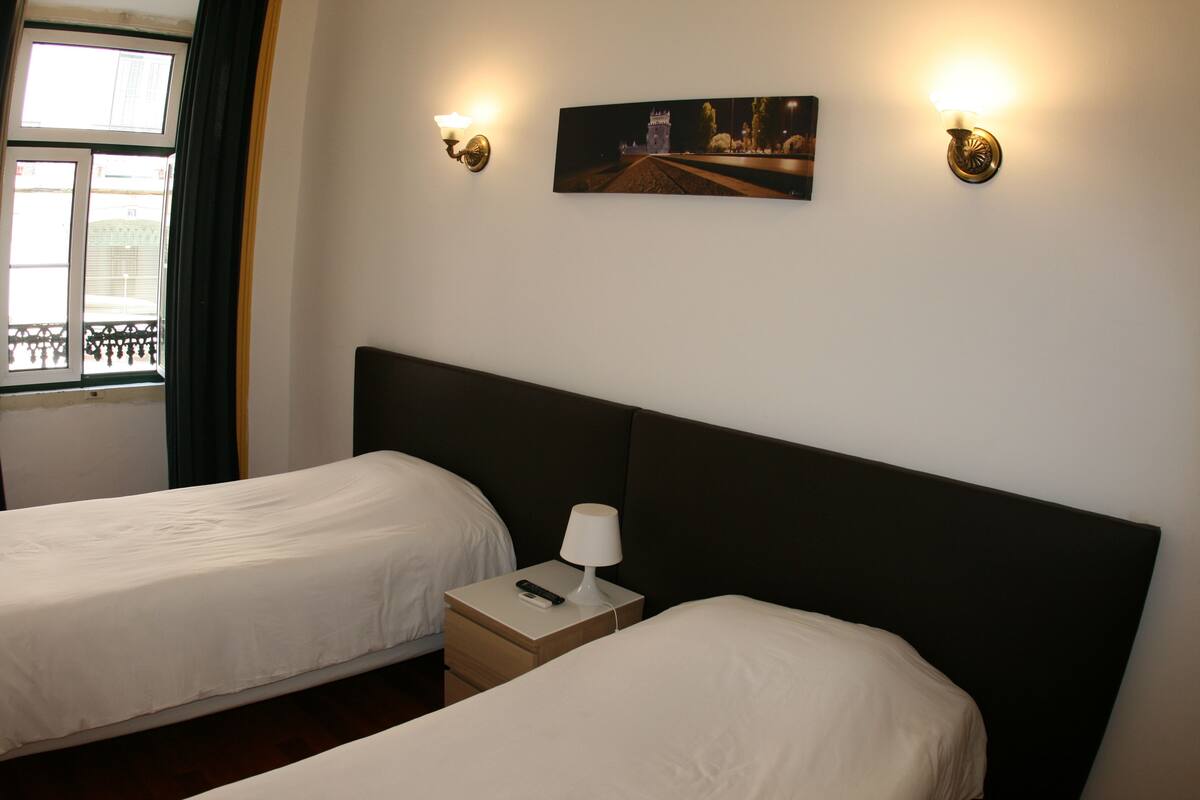 Coffres-forts dans les chambres, Wi-Fi gratuit, draps fournis