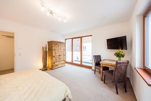 Desk, free WiFi, bed sheets