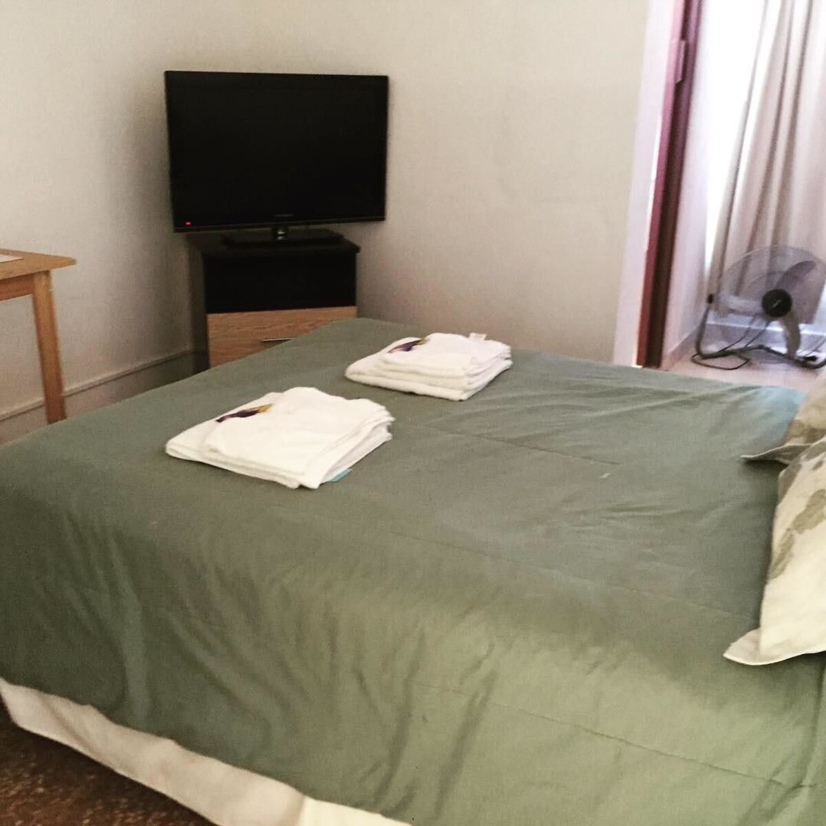 Habitación doble, 1 cama doble o 2 individuales, no fumadores | Wifi gratis