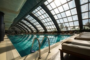 Indoor pool, outdoor pool - Move Inn Hotel (Baku)