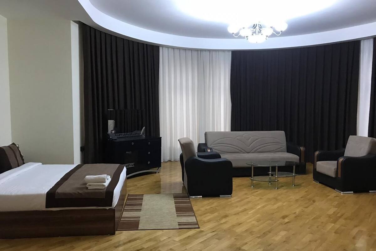 Camera Deluxe con letto matrimoniale o 2 letti singoli, letti multipli, non fumatori, vista baia | Una cassaforte in camera, tende oscuranti, insonorizzazione