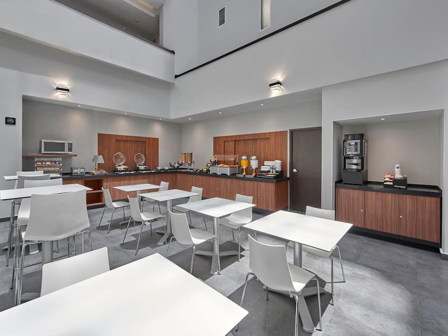 Desayuno completo incluido todos los días