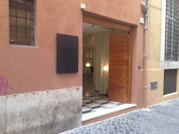 Exterior - Adrianus Hotel (Rome)