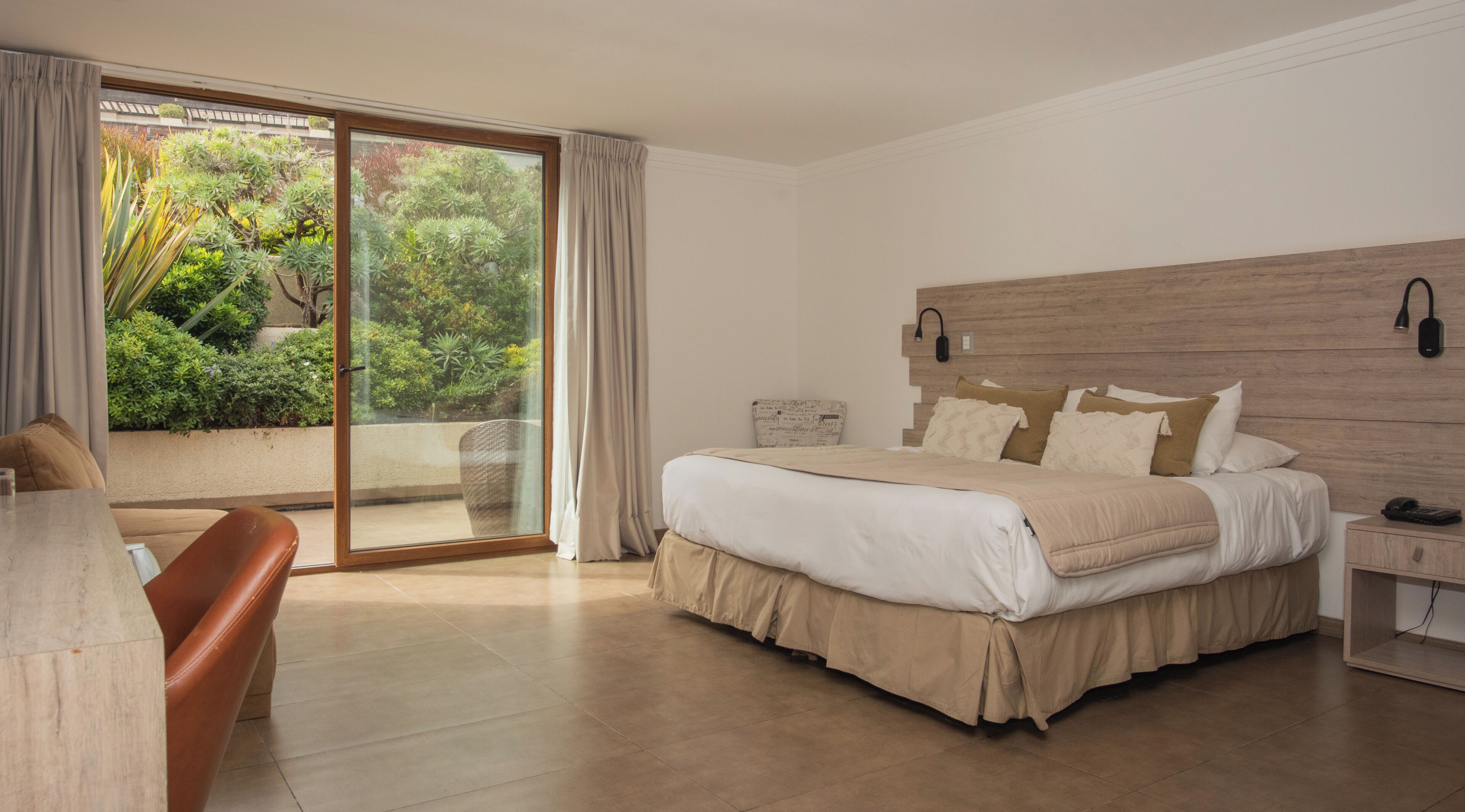 Superior Double Room, 1 King Bed, Non Smoking, Garden View