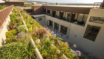 Chambre Double Supérieure, 1 très grand lit, non-fumeurs, vue jardin | Vue sur le jardin