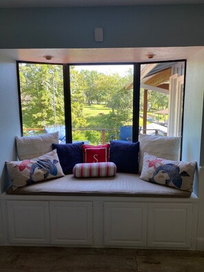 Interior - Remodeled Lake Home In Quiet Cove (Tool)