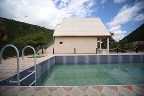 Außenpool (je nach Saison geöffnet)