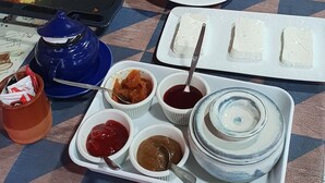 Daily continental breakfast for a fee - Turismo Rural El Piensu (Villaviciosa)