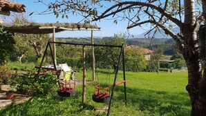 Children's play area - outdoor - Turismo Rural El Piensu (Villaviciosa)