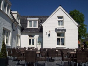 Exterior detail - Hotel Brasserie Oud Maren (Maren-Kessel)