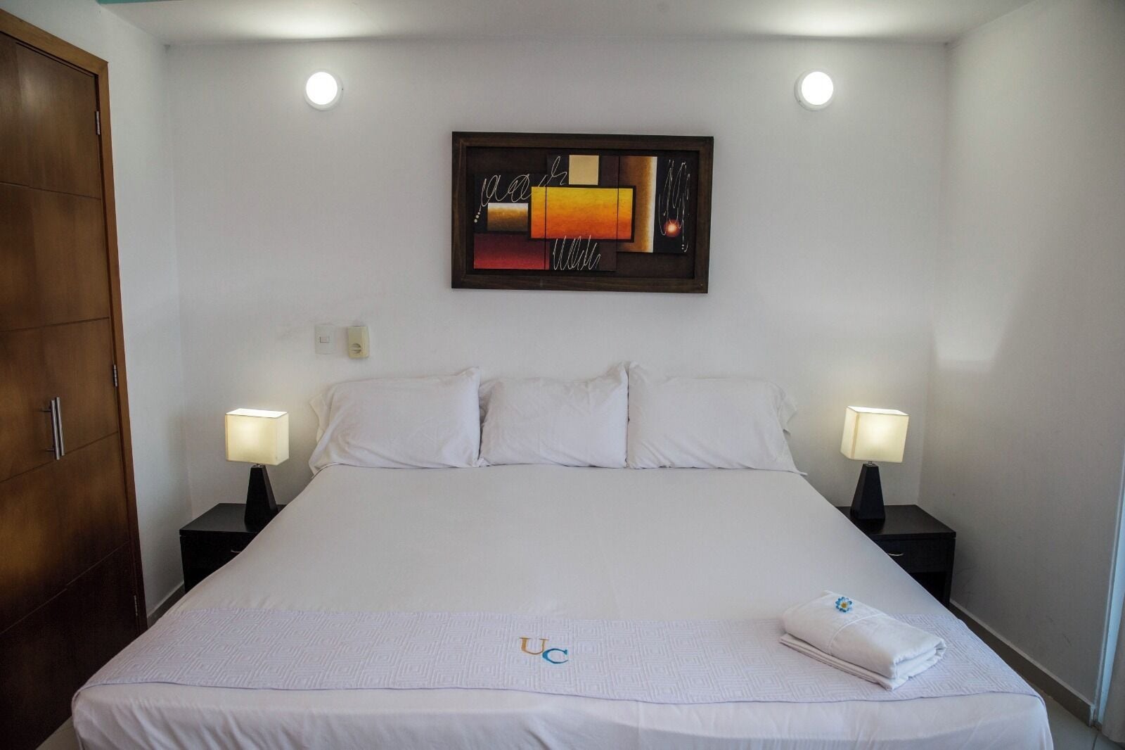 Rideaux occultants, fer et planche à repasser, Wi-Fi gratuit