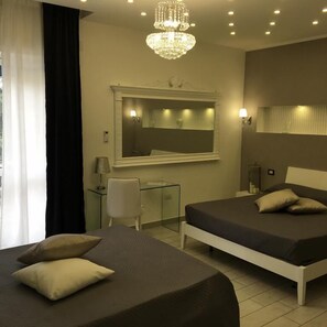 ห้องซูพีเรียสวีท | ห้องเก็บเสียง, เปล/เตียงเด็กอ่อน (ฟรี), Wi-Fi ฟรี, ผ้าปูที่นอน