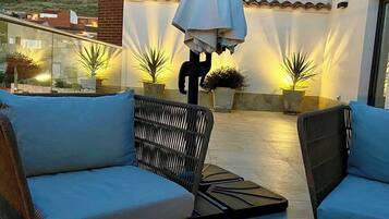 Panoramic-Penthouse, 1 Queen-Bett und Schlafsofa | Terrasse/Patio