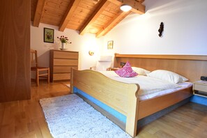 Cunas gratuitas, camas plegables/adicionales y wifi gratis