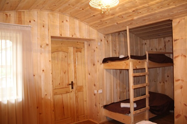 Deluxe-Vierbettzimmer | Eigene Kochnische | Großer Kühlschrank, Mikrowelle