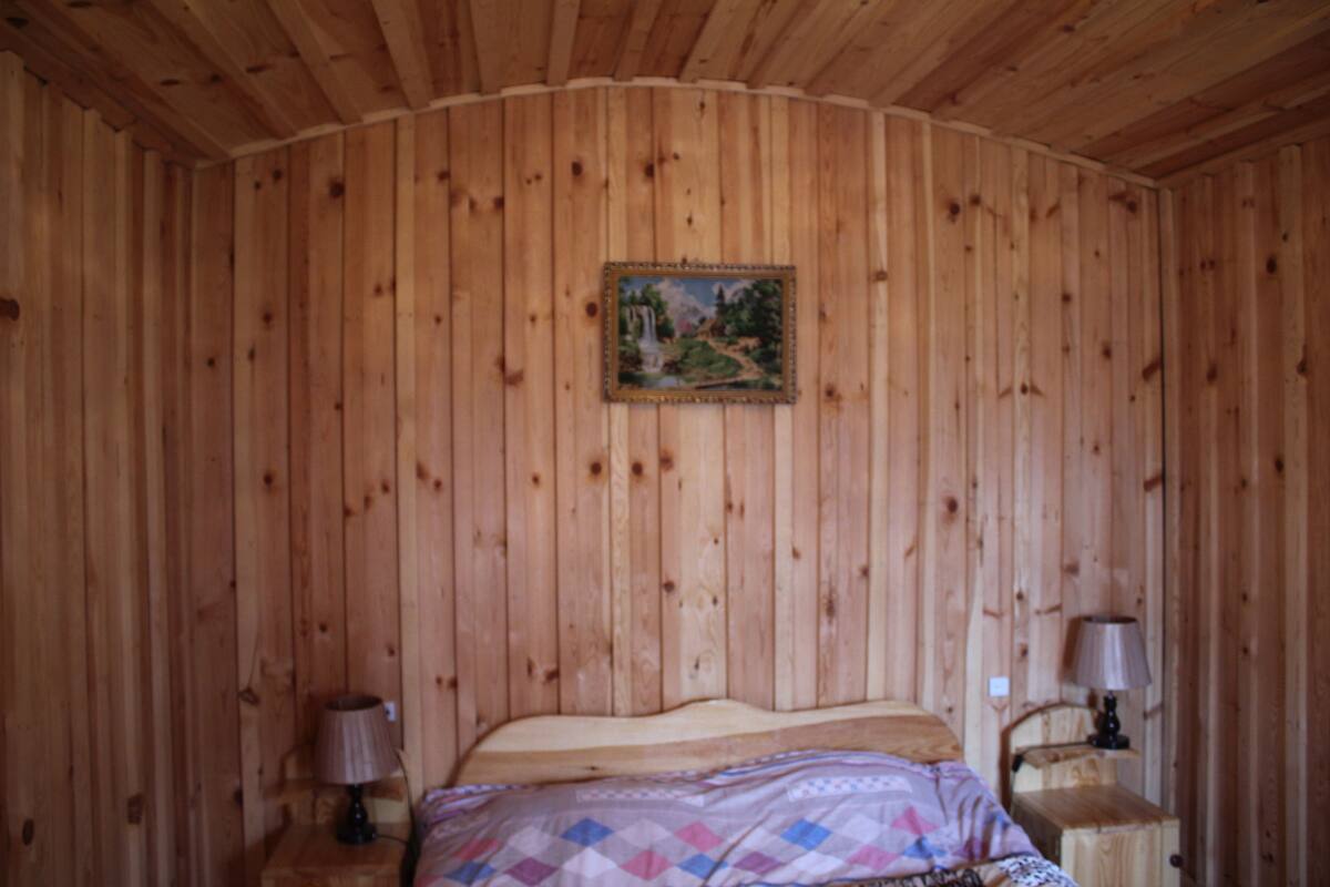 Exclusive Double Room, 1 Queen Bed, Non Smoking, Mountain View | Iron/ironing board (on request), free WiFi, bed sheets