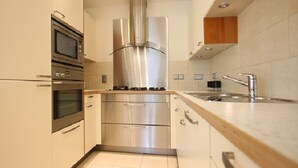 منزل (2 Bedrooms) | مطبخ خاص | ثلاجة، ميكروويف، فرن، موقد طهي مسطح