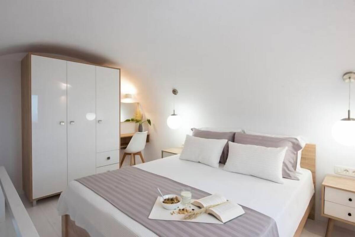 1 bedroom, hypo-allergenic bedding, in-room safe, individually decorated