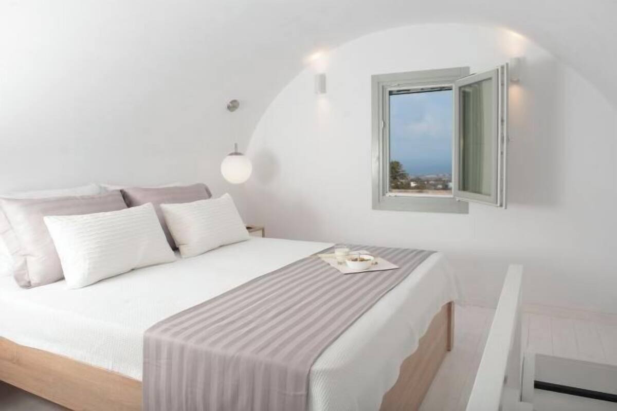 1 bedroom, hypo-allergenic bedding, in-room safe, individually decorated