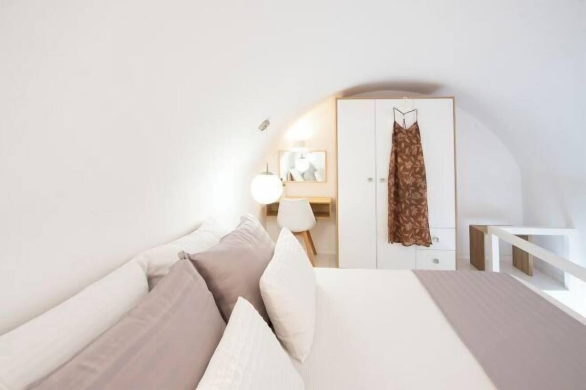 1 bedroom, hypo-allergenic bedding, in-room safe, individually decorated