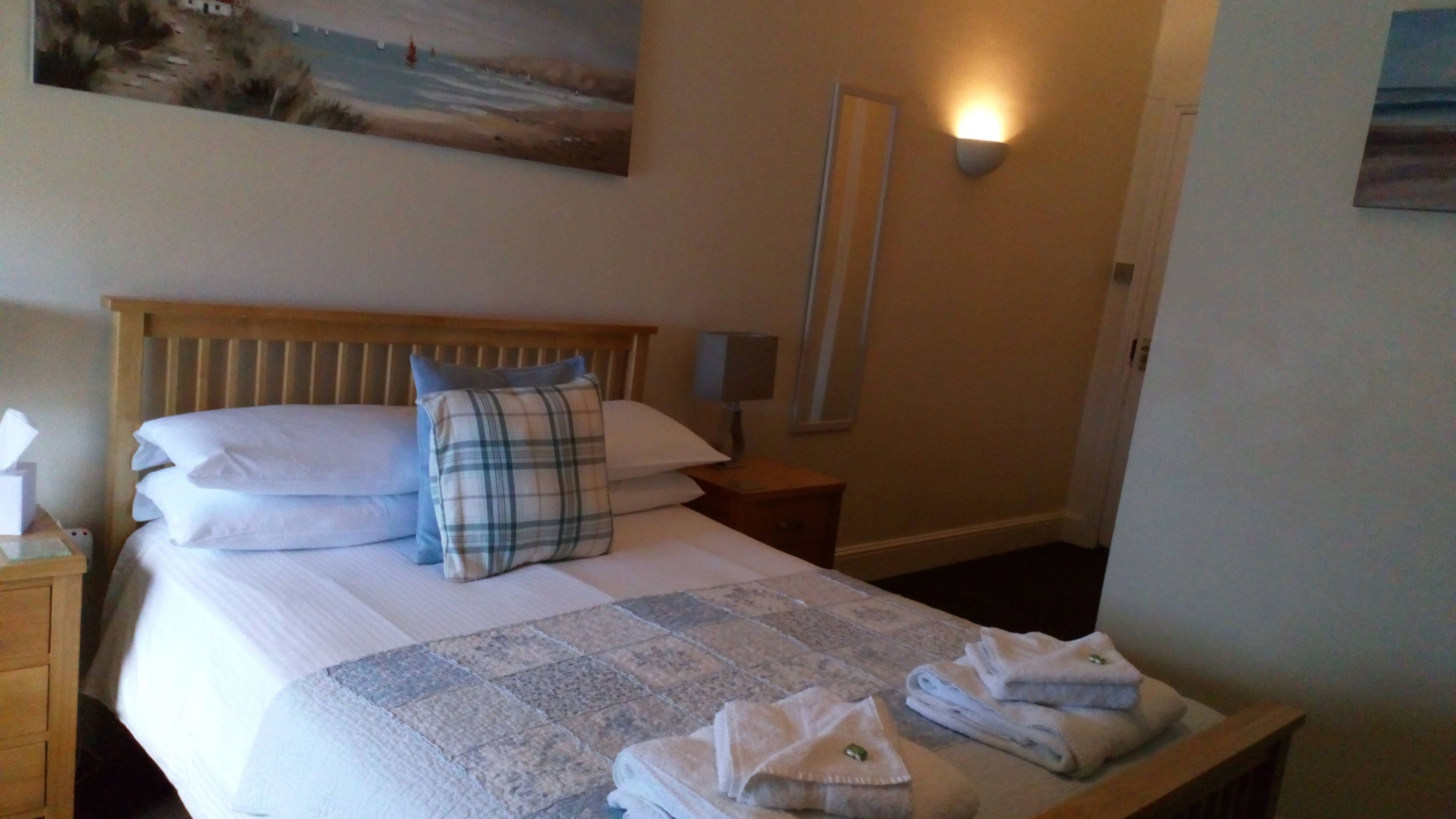  Double Room with Private Bathroom | Individually decorated, individually furnished, desk, laptop workspace