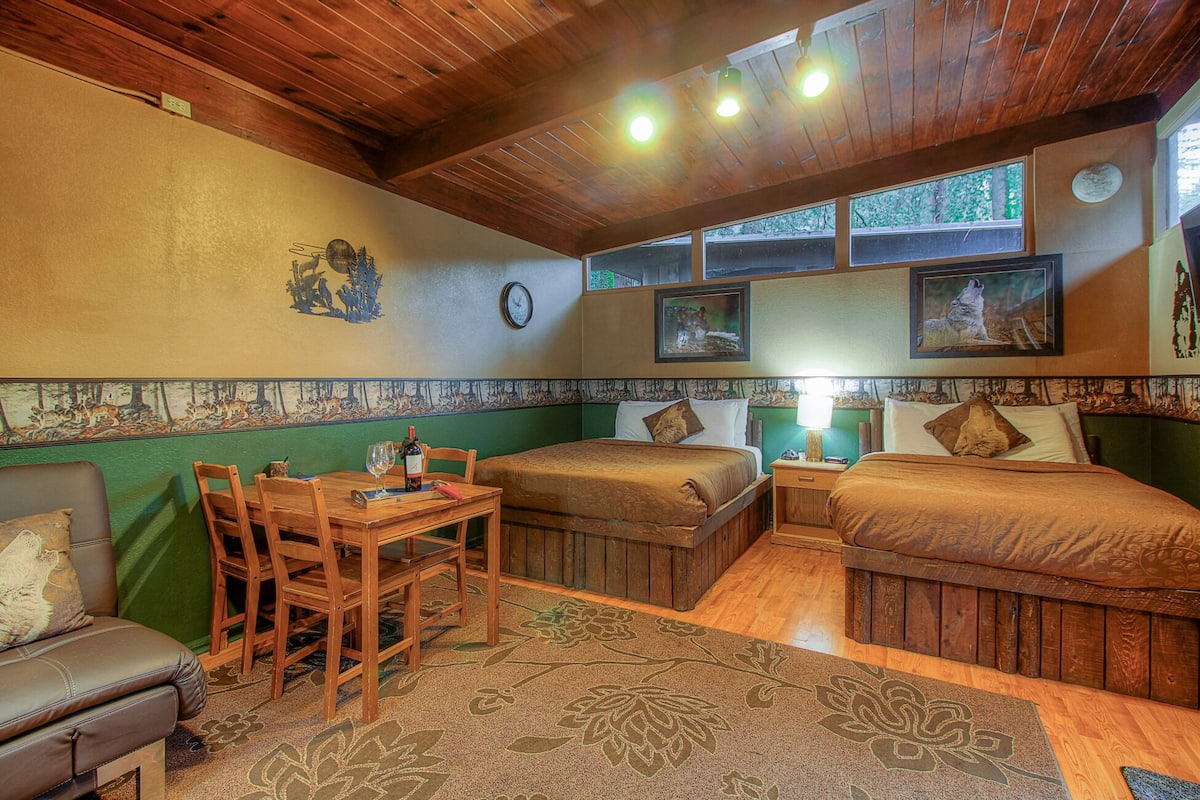 Family Cabin, Berbilang Katil, Kitchenette, Mountain View (pets not allowed) | Wi-fi percuma, dihias secara berasingan 