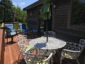 Outdoor dining -  Charming rental. Pond Village area, (north truro)