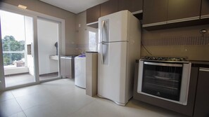 Apartment, 2 Bedrooms, Non Smoking | Private kitchen