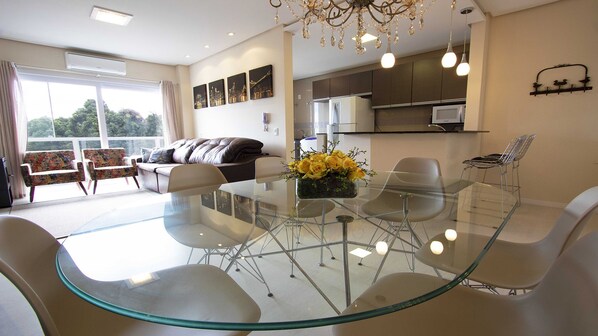 Apartment, 2 Bedrooms, Non Smoking | In-room dining