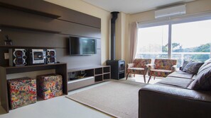 Apartment, 2 Bedrooms, Non Smoking | Living room