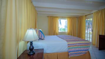 Individually decorated, blackout curtains, iron/ironing board, free WiFi