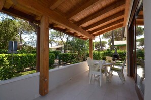 تناول الطعام بالخارج