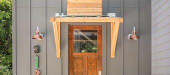 Amazing, upouusi rakennus, kävelyetäisyydellä Northshore & Downtown!