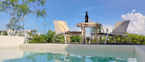 Outdoor pool, pool loungers