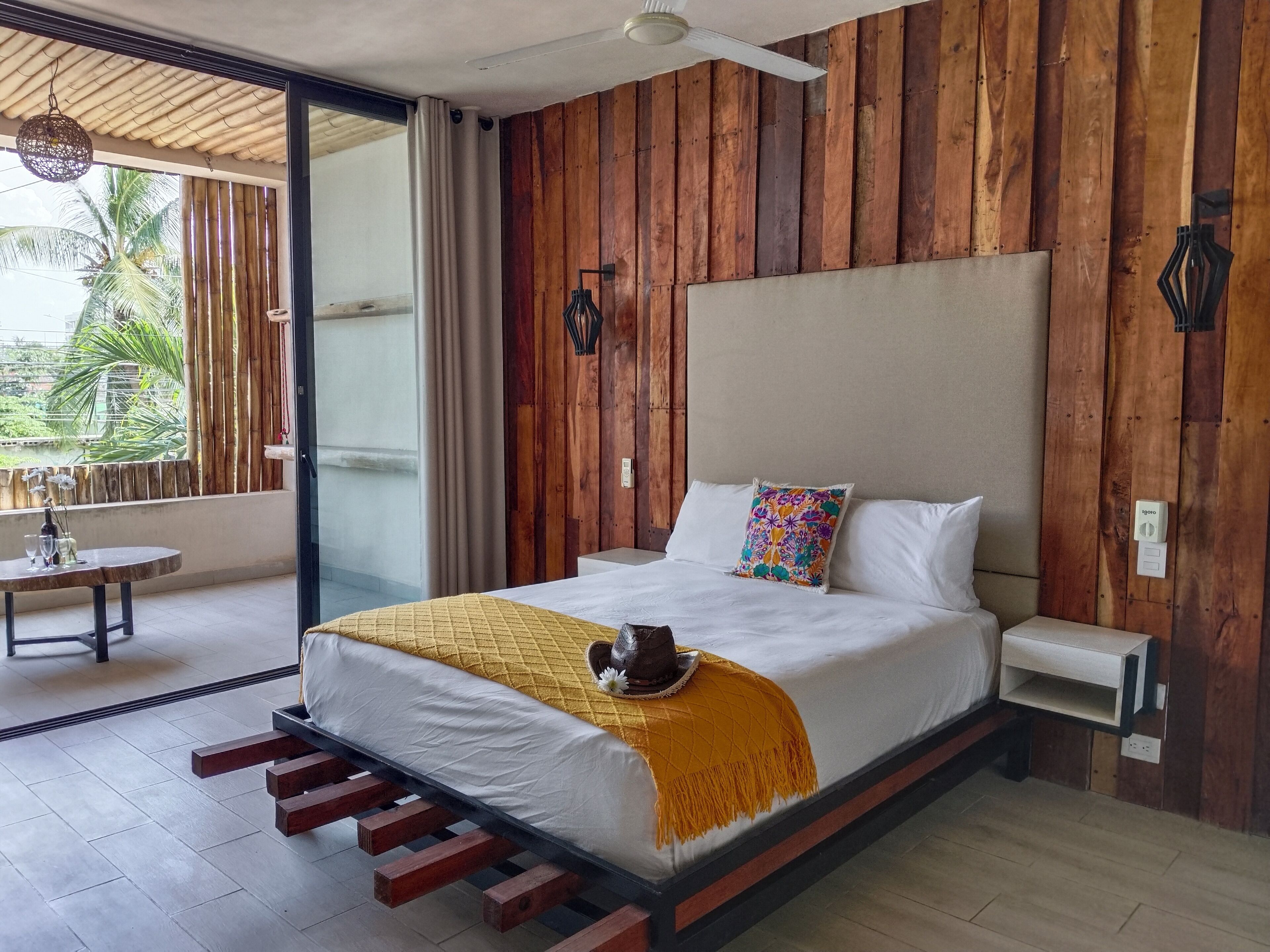 Basic Room, 1 Queen Bed (Balcony) | Individually furnished, blackout drapes, free WiFi, bed sheets