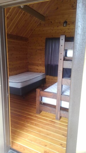 Chalet rustique Confort, Plusieurs lits, non-fumeur | Accès au Wi-Fi (inclus), accessible en fauteuil roulant