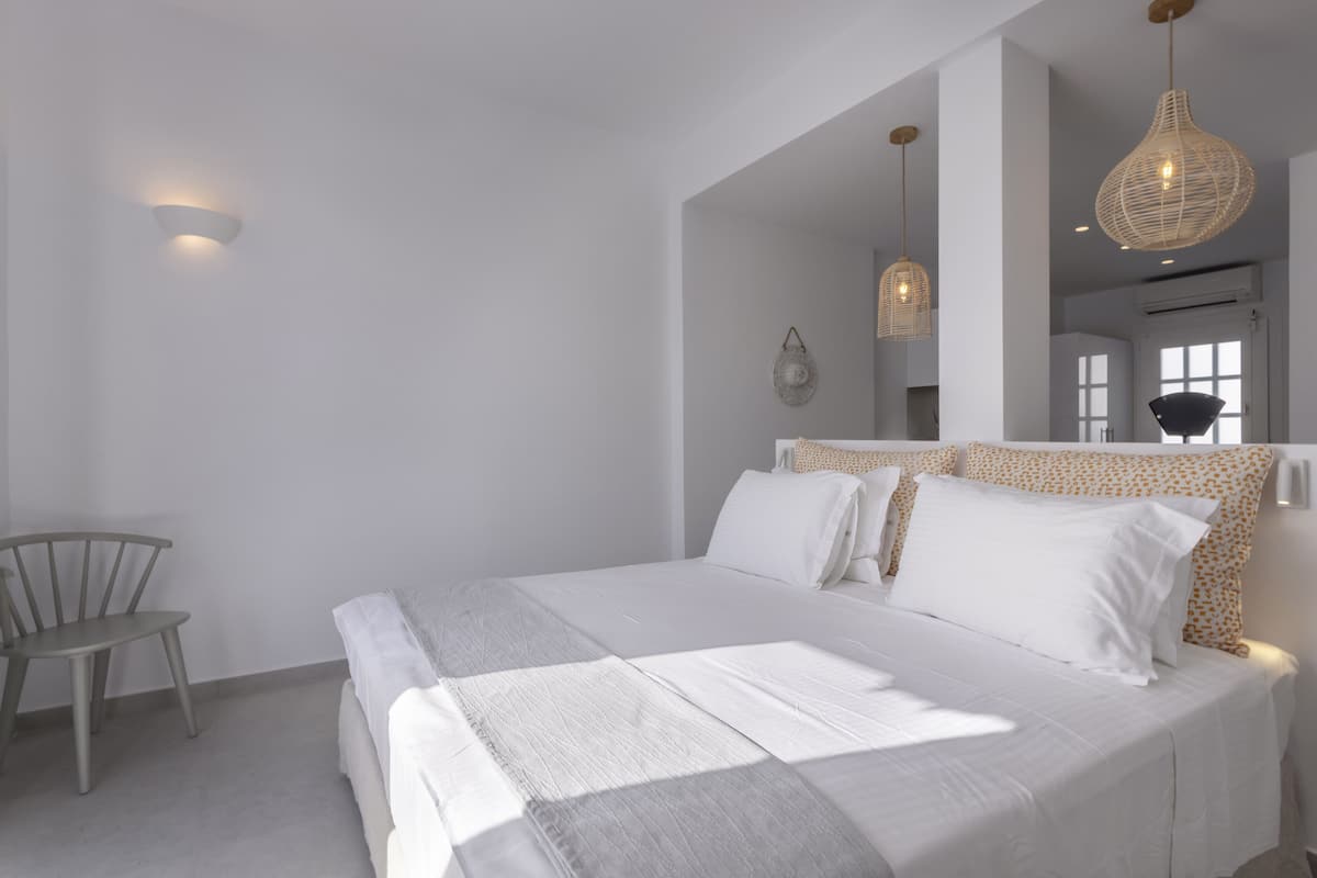 Estudio Deluxe | Artículos del minibar gratis y caja de seguridad en la habitación