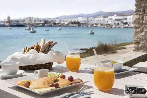 Breakfast meal - Kouros Village (Antiparos)