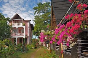 Exterior - Secret Cabins at Firefly Beach (Negril)