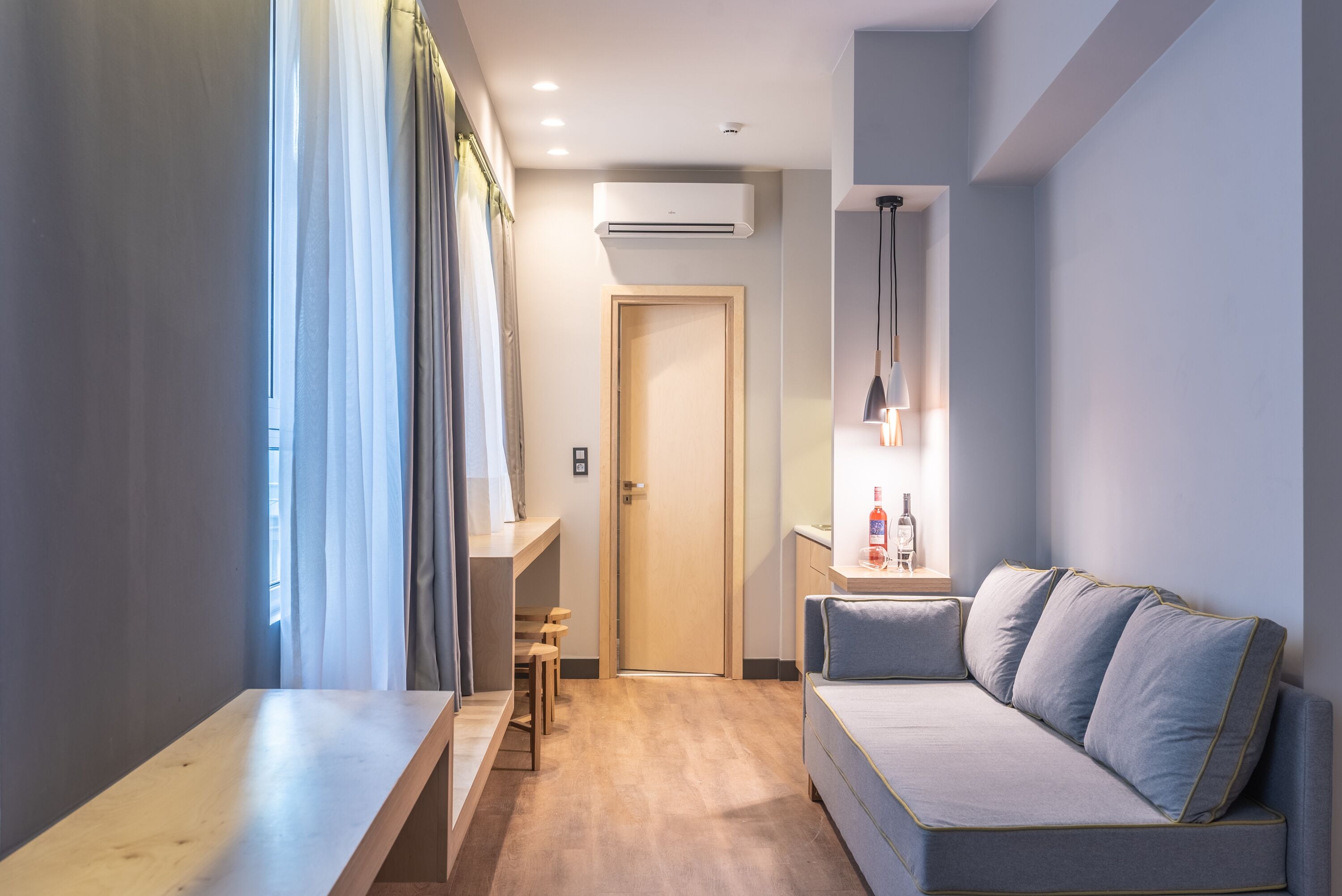 26-inch flat-screen tv with digital channels, tv, netflix