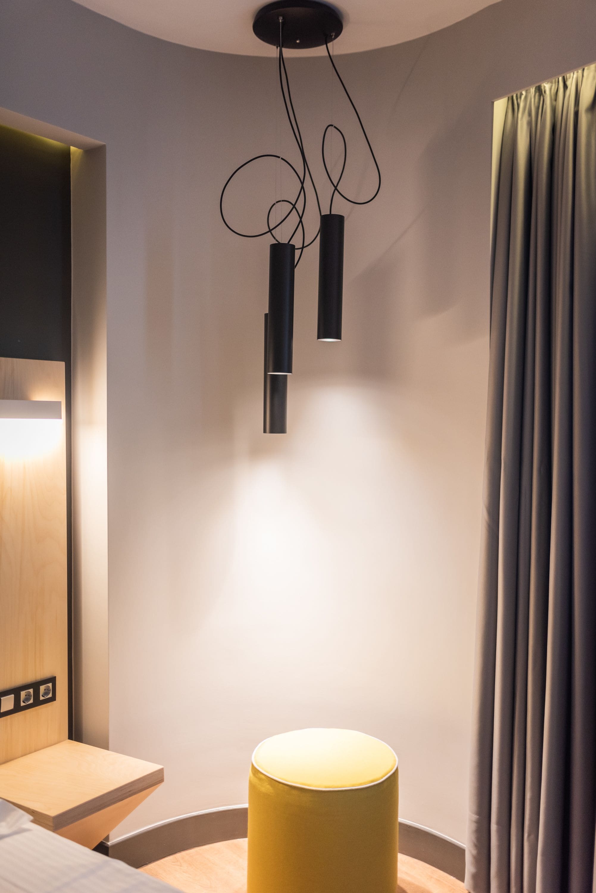 tree house | 1 bedroom, desk, laptop workspace, soundproofing