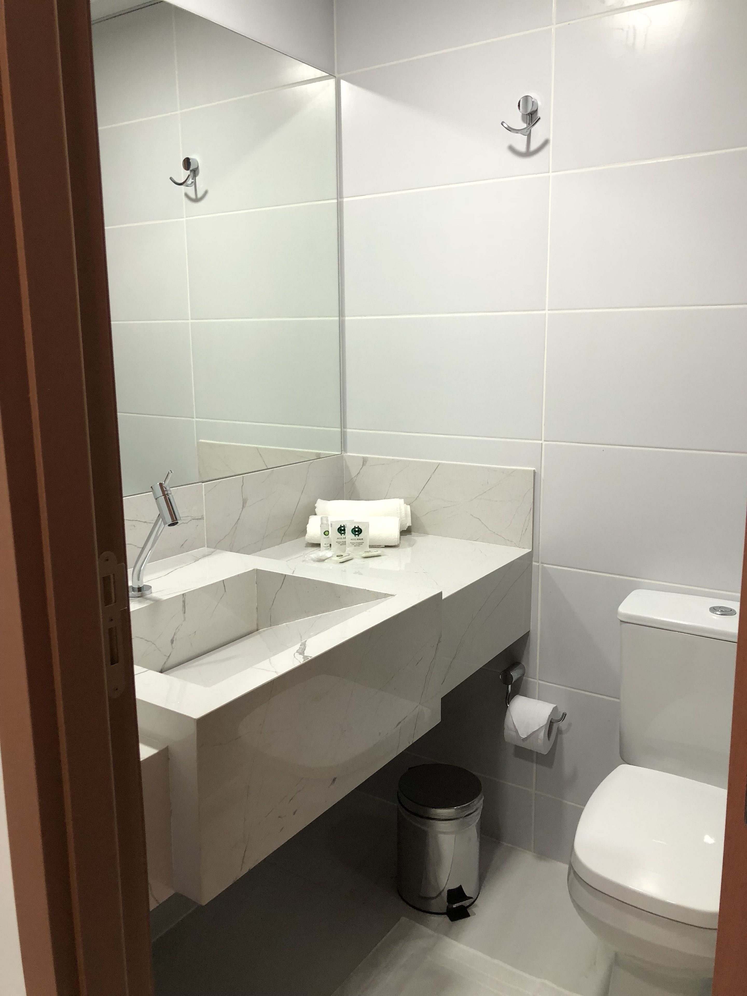 standard room | bathroom | shower, towels