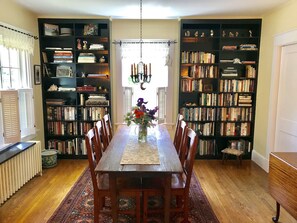 Dining - Beautiful home/neighborhood, near mansions, beach, Cliff Walk, town, 30 day min (Newport)