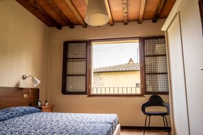 2 soverom, strykejern/-brett, reiseseng for barn og wi-fi