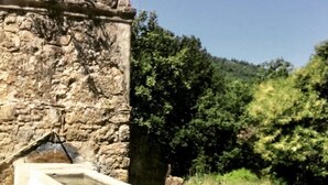 A stone structure with a rectangular water channel. - La Riggiola (Salerno)