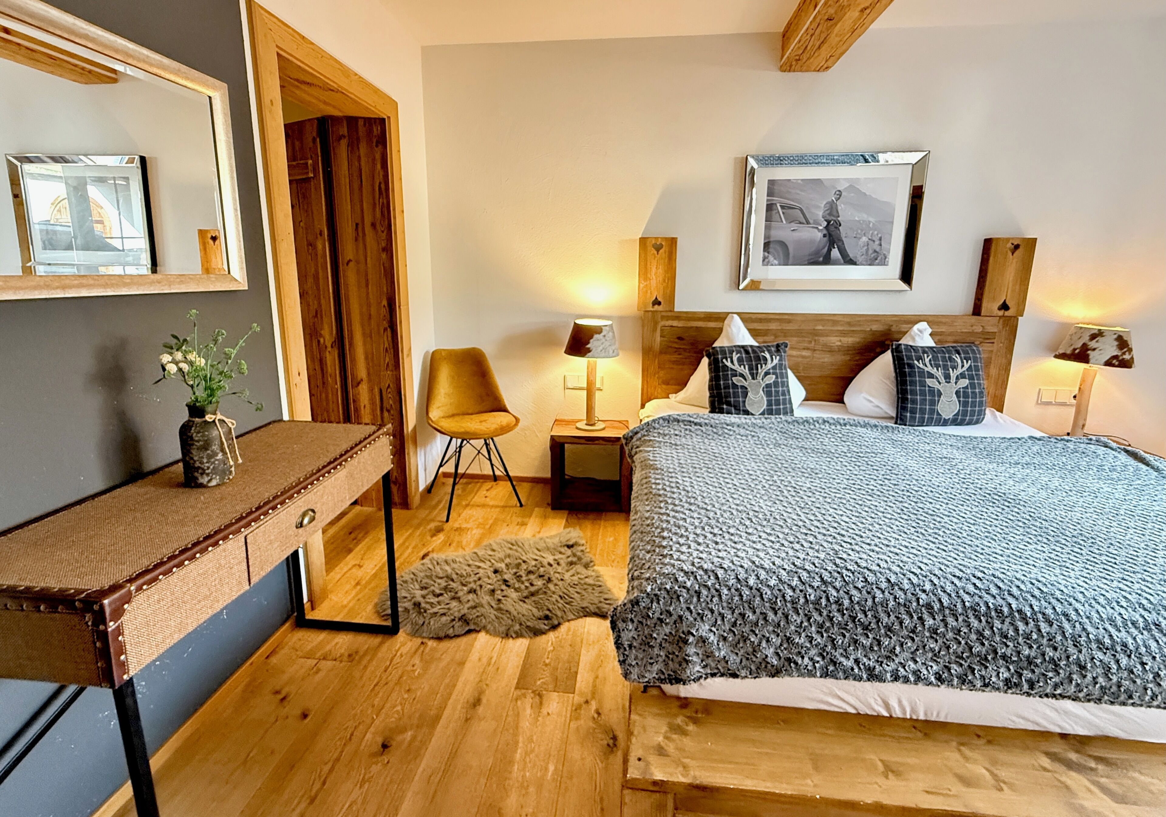 5 bedrooms, iron/ironing board, WiFi, bed sheets