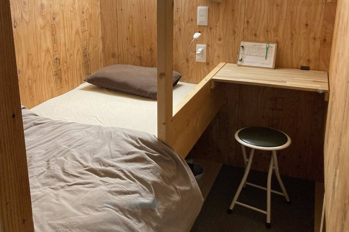 18 soverom, safe på rommet, blendingsgardiner og wi-fi (inkludert)