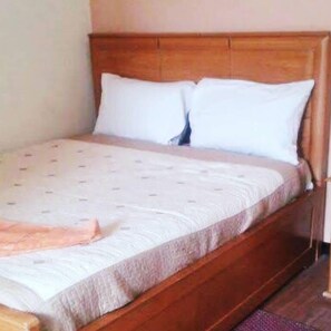 واي فاي مجانًا وملاءات أسرّة