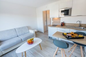 Micro-ondes, cafetière/bouilloire